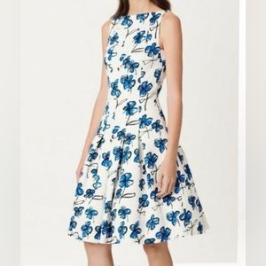 ♧$3,400 NEW OSCAR DE LA RENTA SILK LINED WHITE BLUE FLORAL RUNWAY DRESS 10 L